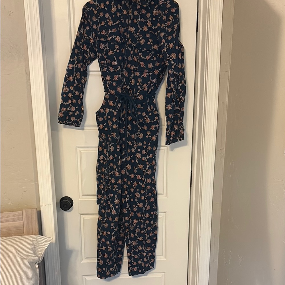 Chic Floral Jumpsuit in Navy